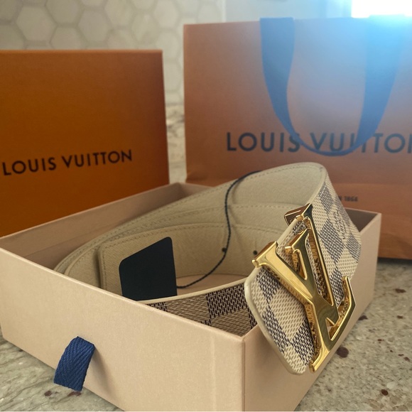 No cracks and barely used. - Picture 3 of 3